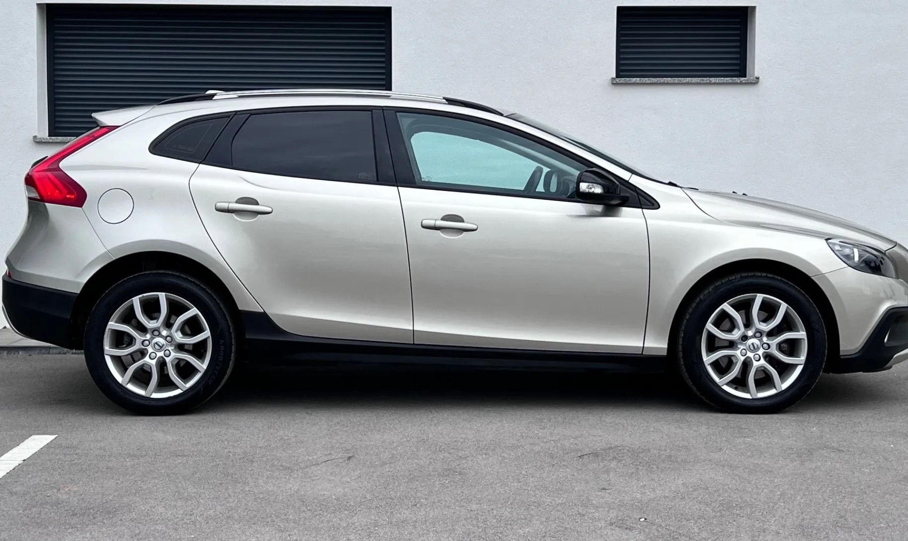 Zunanja slika - Volvo V40 Cross Country - 2.0TD+NAV+VIRTUAL+PDC+ALU... - 4