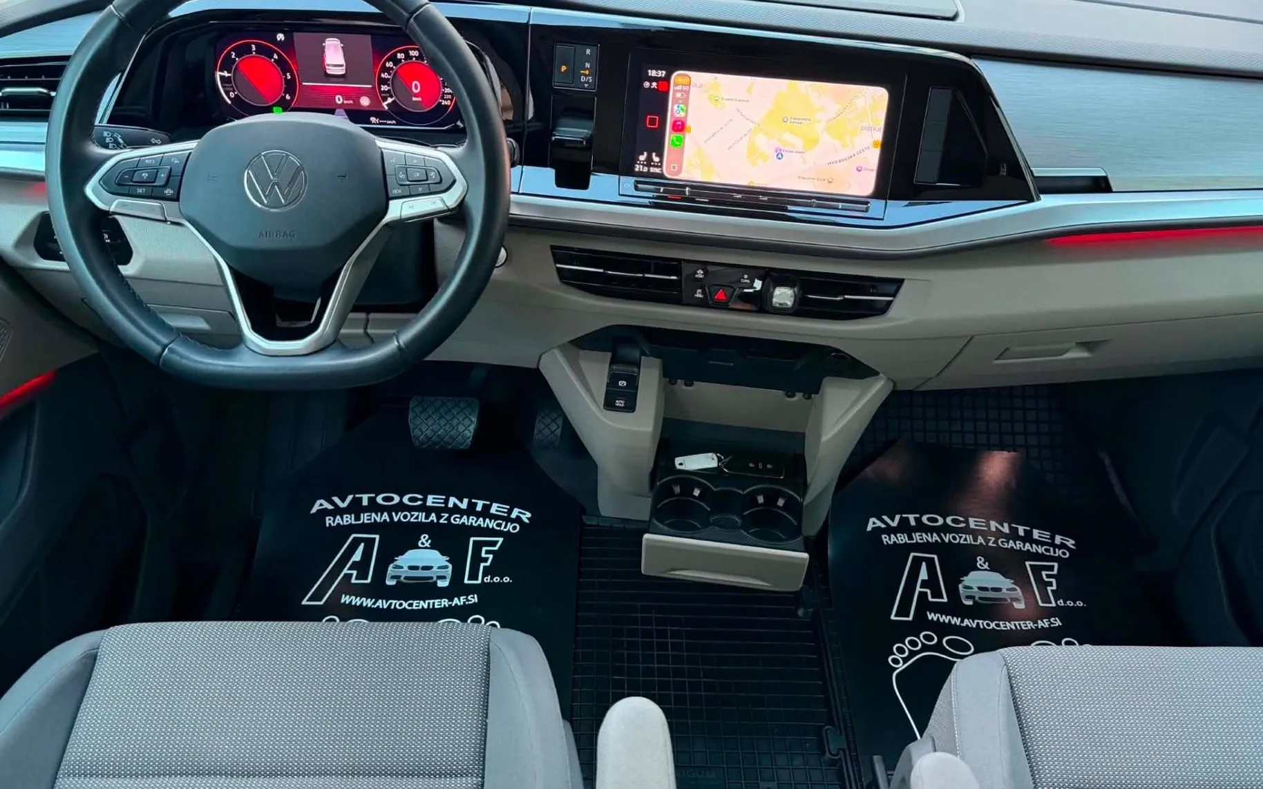 Notranja slika - Volkswagen Multivan - 2.0 TDI-DSG-PODALJŠAN-EDITION-IQ LIGHT-VIRTUAL- - 9