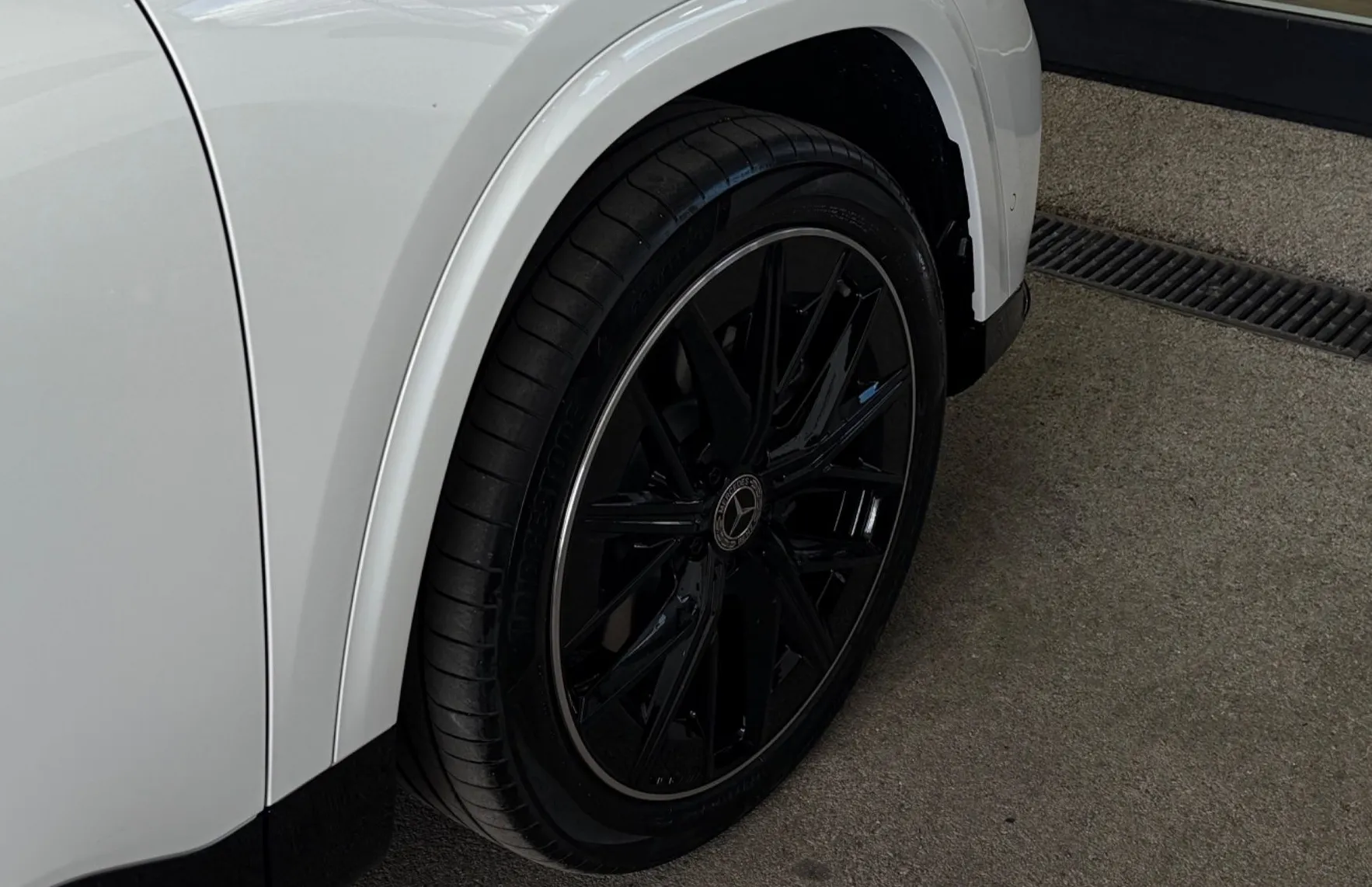 Zunanja slika - Mercedes-Benz GLB-Razred - 220 4MATIC AMG LINE - 7