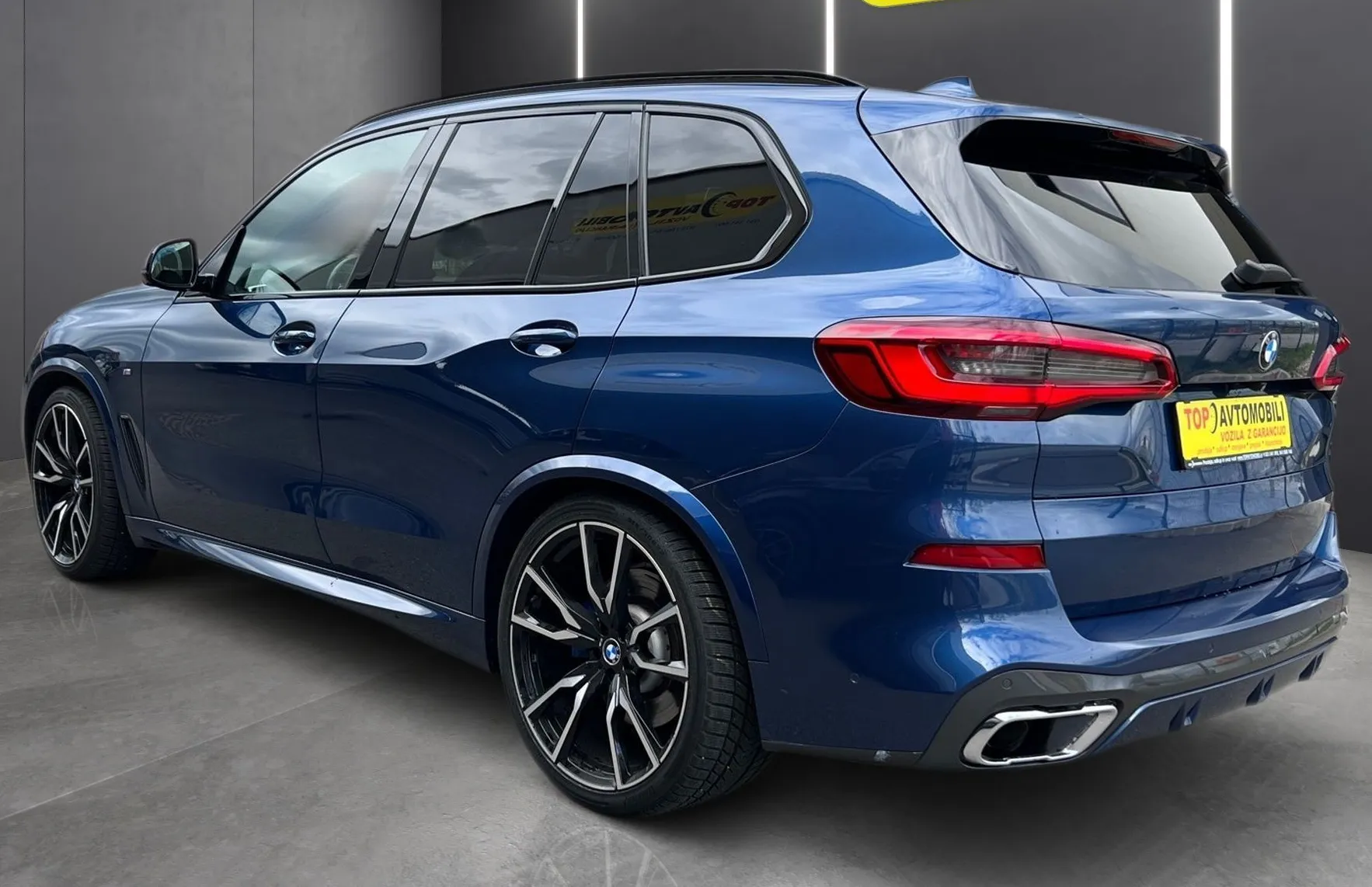 Zunanja slika - BMW X5 - serija : xDrive30d M-PAKET FULL LED SWAROVSKI AKTIV TEMP .. - 4
