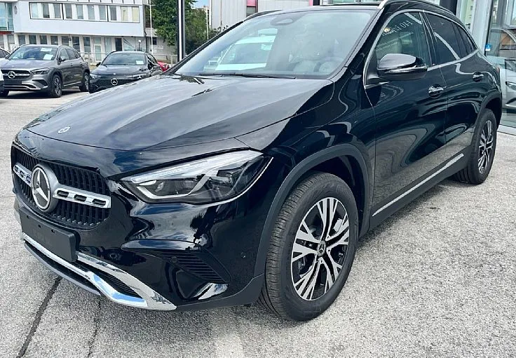 Zunanja slika - Mercedes-Benz GLA-Razred - GLA 180 Progressive Avt.  bež notranjost - 3