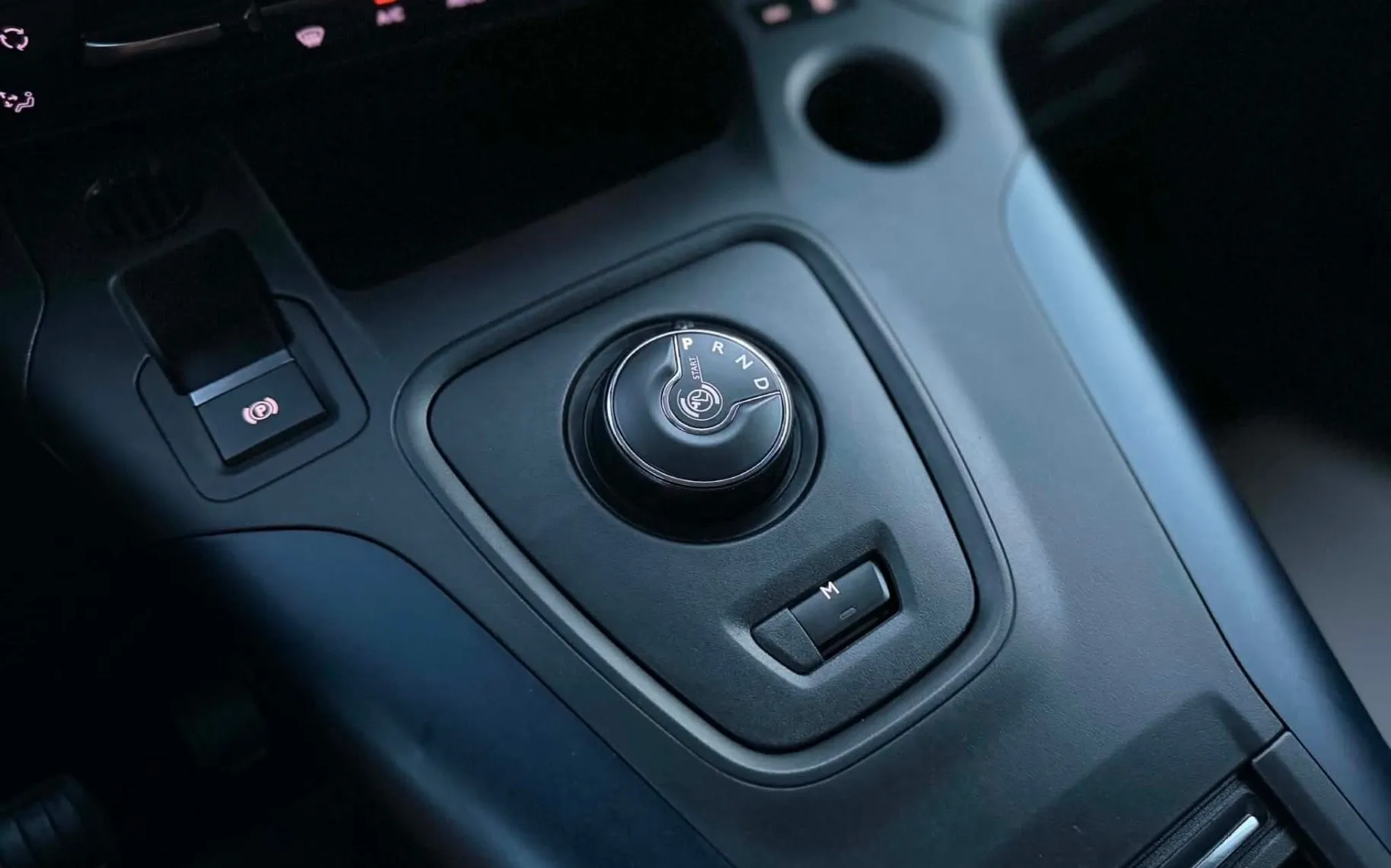 Notranja slika - Peugeot Rifter - 1.5-HDI-AUTOMATIK-LED-LIZING ZA TUJCE-F1-PDC - 11