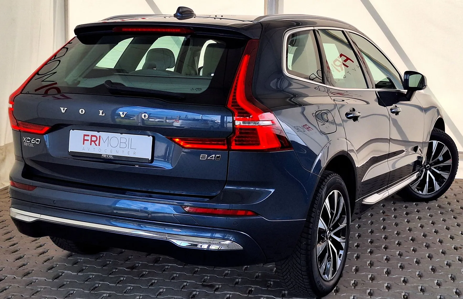 Zunanja slika - Volvo XC60 - B4D AWD Bright •MEMORY•FULL LED•KAMERA• - 3