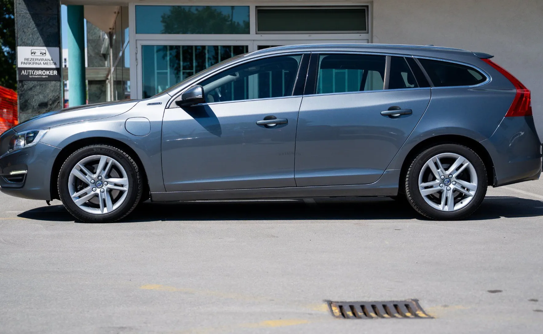 Zunanja slika - Volvo V60 - D6 2.4 TD TwinEngine AUT. tempomat navi senzorji - 8