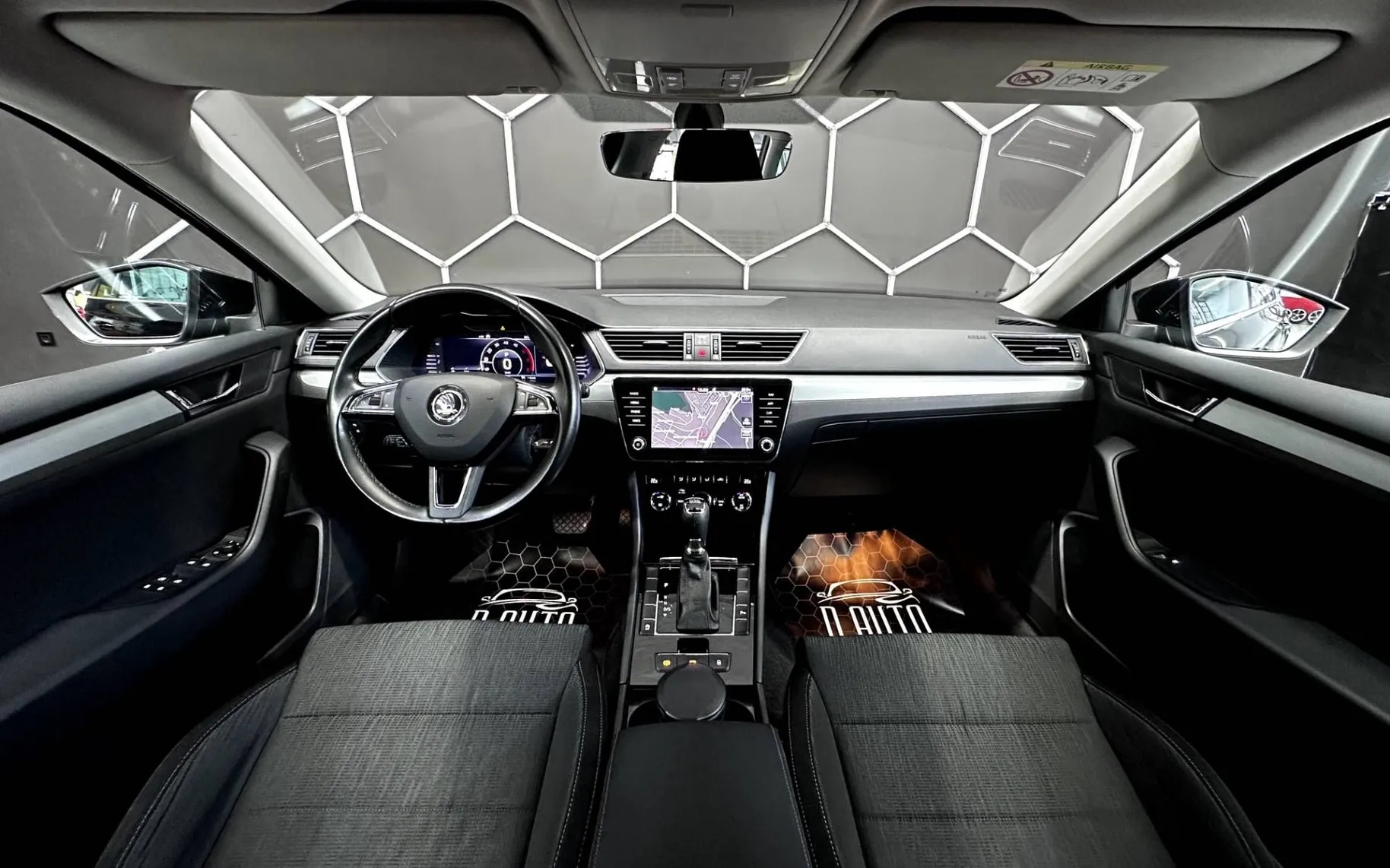 Notranja slika - Škoda Superb - 2.0 TDI 110 kW VIRTUAL-DSG-KLJUKA-MEMORY-NOVE GU.. - 9