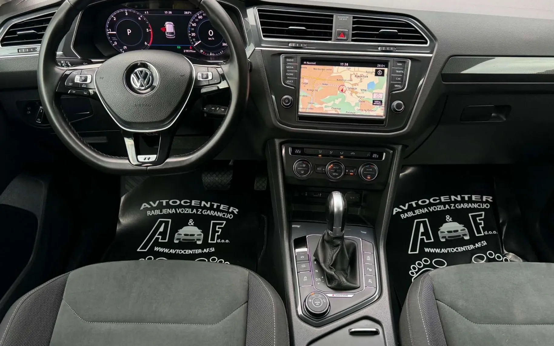 Notranja slika - Volkswagen Tiguan - 2.0 TDI-4X4-DSG-H LINE-VIRTUAL-LIZING ZA TUJCE- - 8