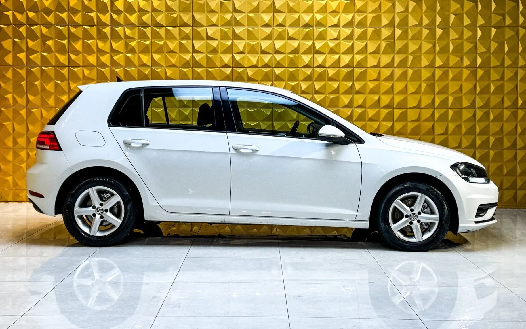 Notranja slika - Volkswagen Golf - 1.6 TDI AUT. FACELIFT-MULTIFUNKCIJA... - 12