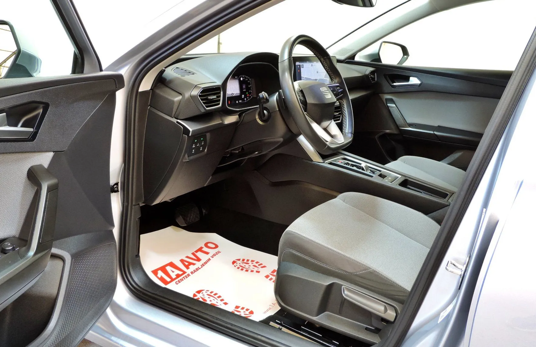 Zunanja slika - Seat Leon - ST 2.0 TDI DSG ACC-LED-NAVI - 9