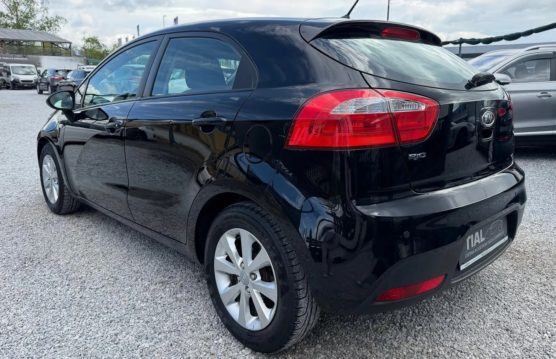 Zunanja slika - KIA Rio - 1.2 SAMO 78.000KM-AVT.KLIMA-PDC-SLO-NA OBROKE - 5