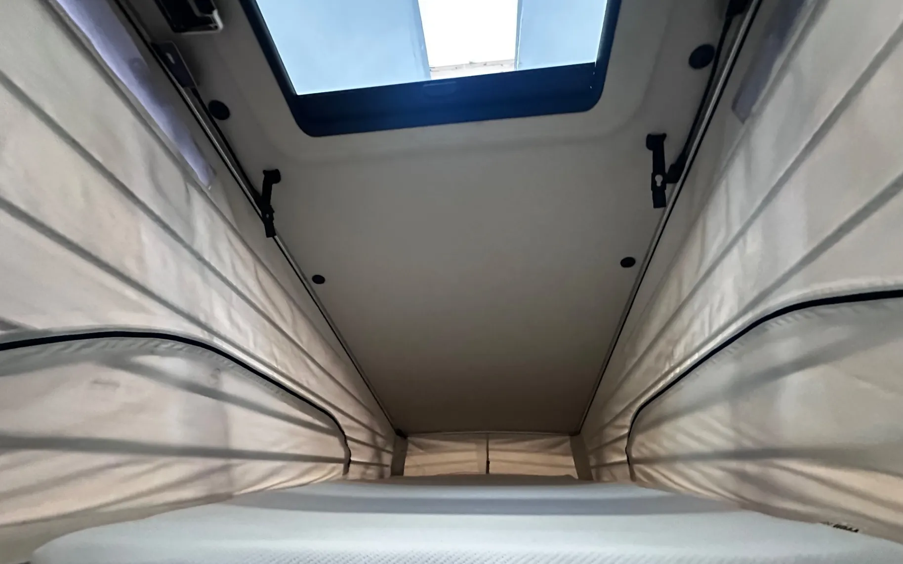 Notranja slika - Mercedes-Benz V-Razred - MARCO POLO-V 300d-WESTFALIA CAMPER-KOT NOVO - 7