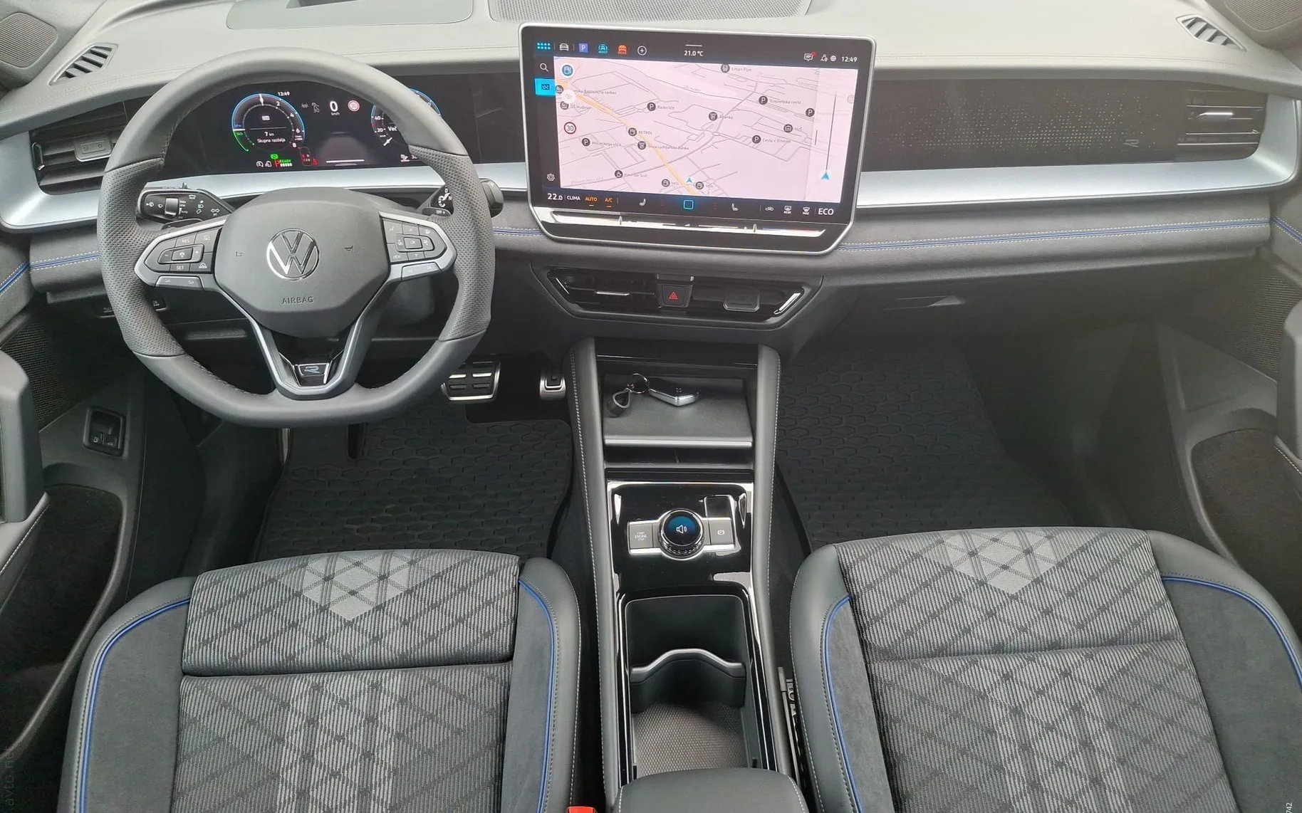 Notranja slika - Volkswagen Tayron - 1.5 TSI eHybrid 4Joy DSG - 10
