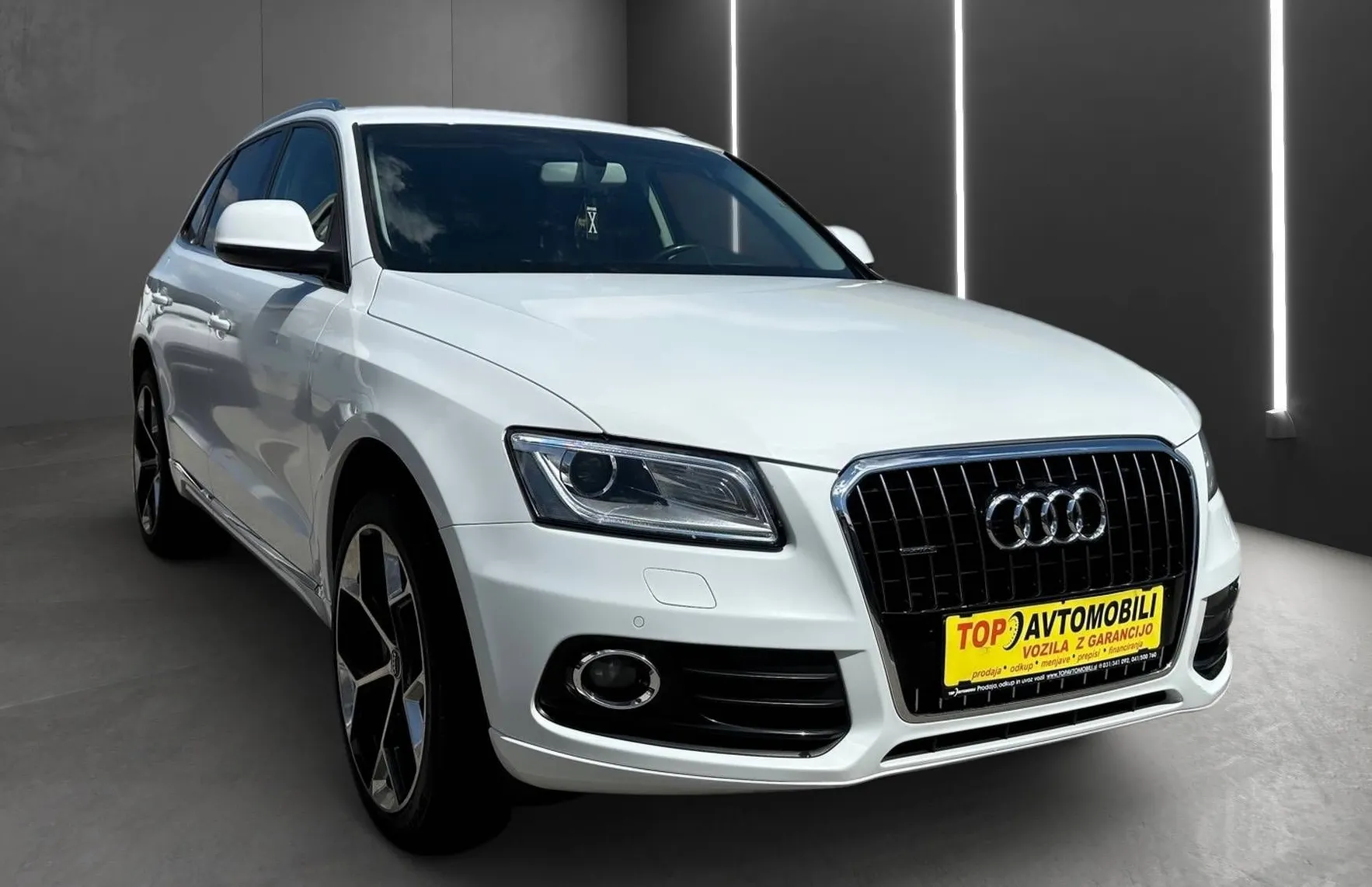 Zunanja slika - Audi Q5 - 2.0 TDI QUATTRO SLOVENSKI BI-XENON NAVI TEMP PDC - 11