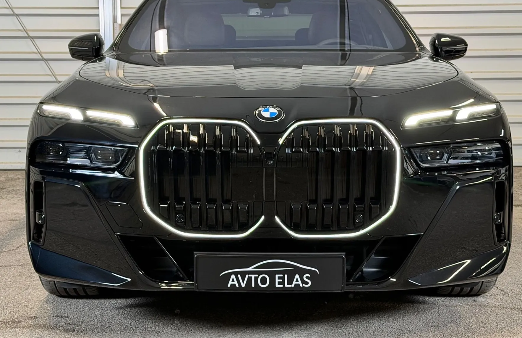 Zunanja slika - BMW Serija 7 - : 740XD - M PRO - TV - ZRAČNO - B W - MASAŽA ... - 2