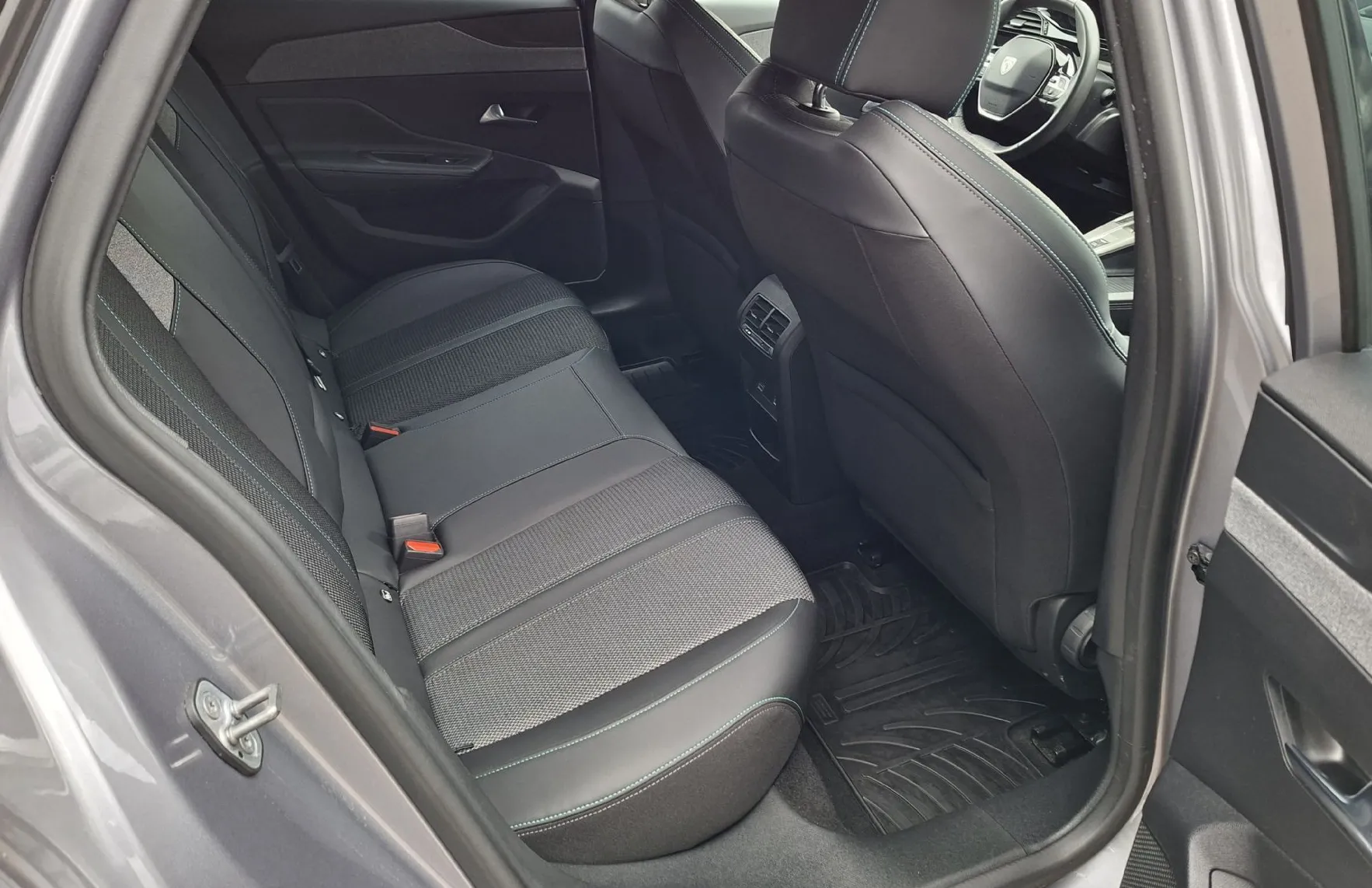Zunanja slika - Peugeot 308 - SW 1.2 PURETECH 130 ALLURE PACK EAT8 - 8