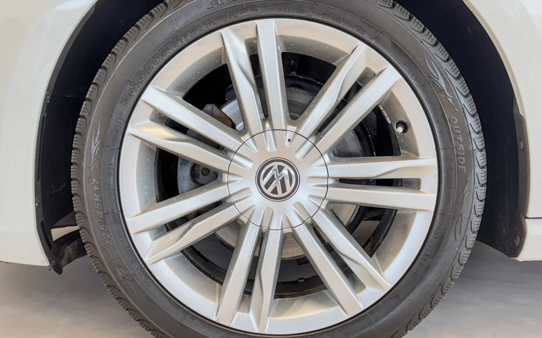 Zunanja slika - Volkswagen Golf - 1.6TDI-DSG-2X-PDC-DIGI-KLIMA-TEMPOMAT-GRET-SED-17C - 8