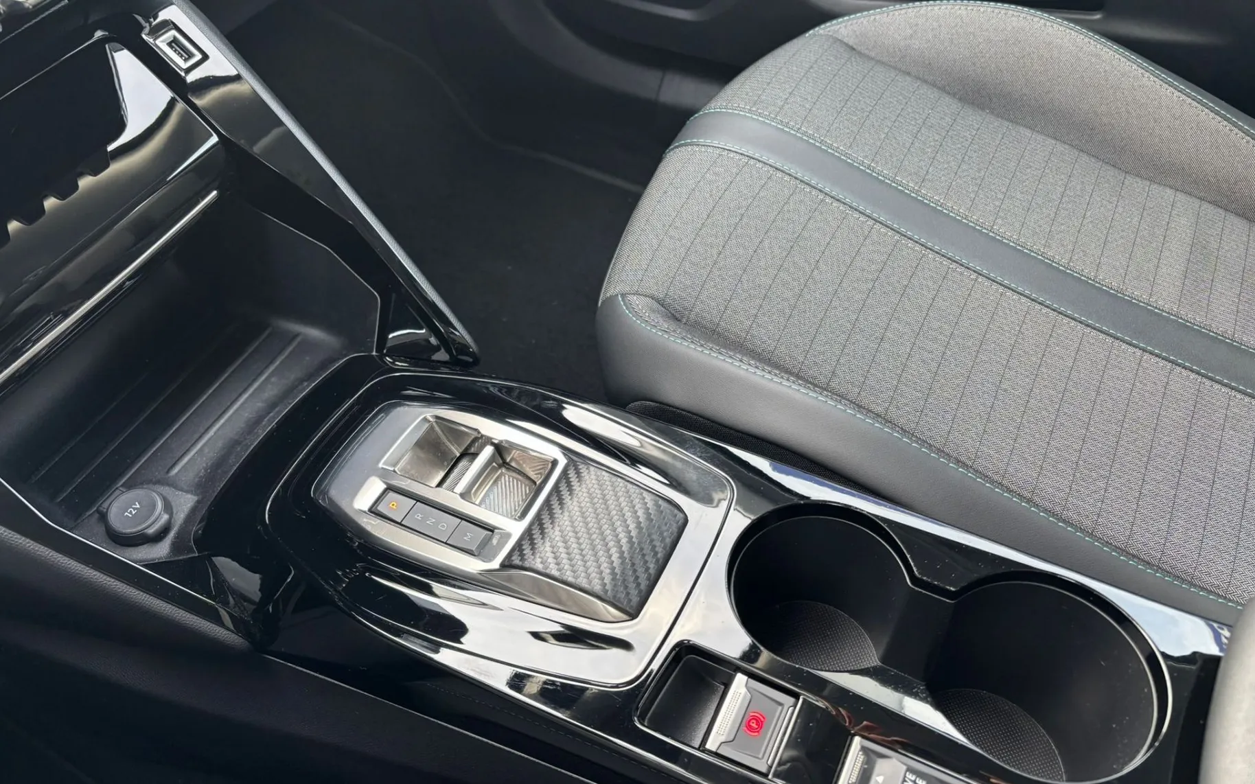 Zunanja slika - Peugeot 2008 - 1.5 BLUEHDI ALLURE PACK KAMERA-TEMP.-NAVI - 12