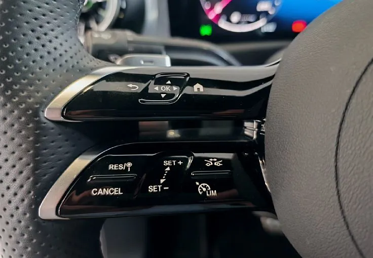 Zunanja slika - Mercedes-Benz CLA-Razred - 200 AMG PRO ALPINE BLACK-KAM-DAB-19 COL-LED-VIDEO - 12