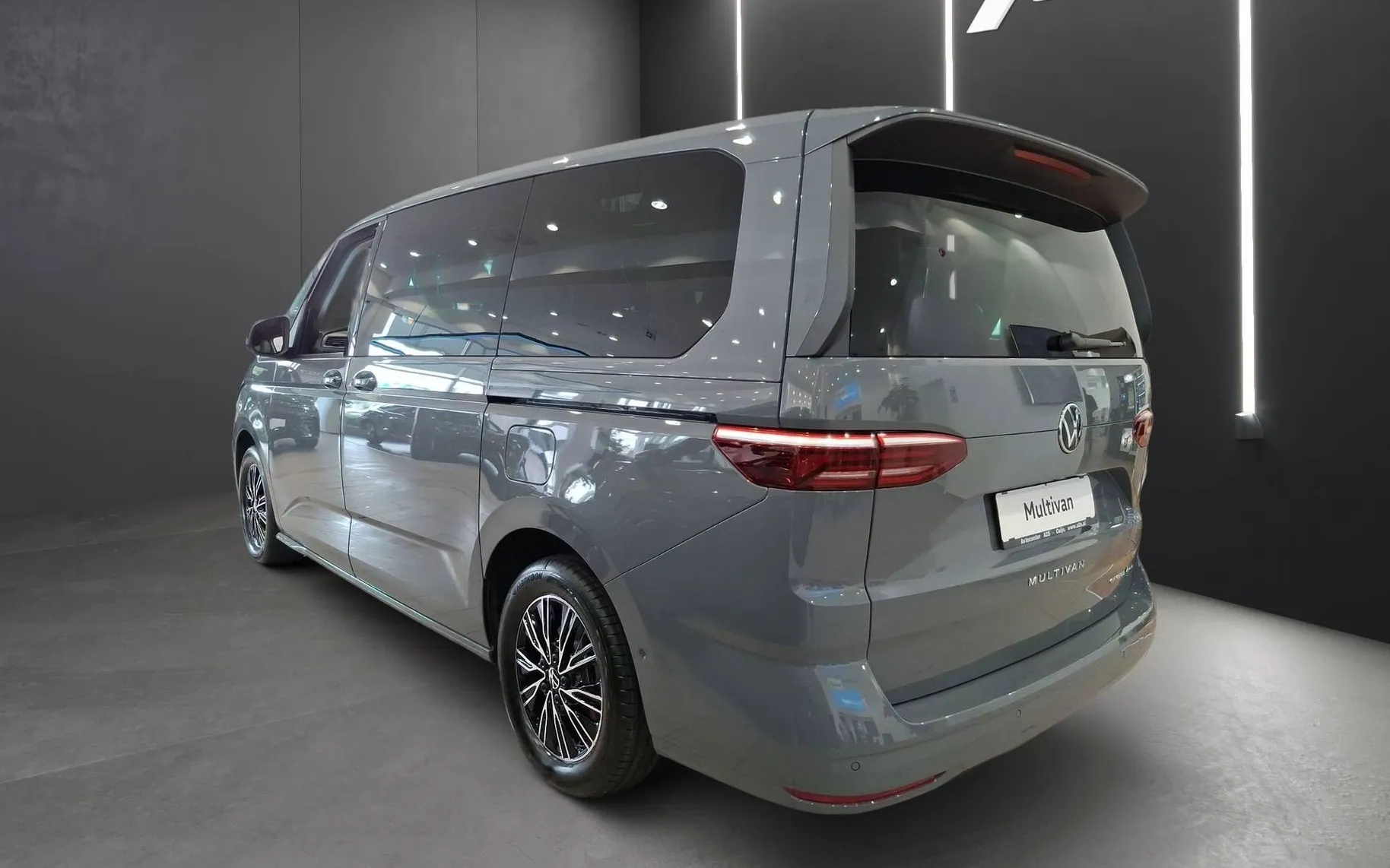 Zunanja slika - Volkswagen Multivan - T7 1.5 TSI eHybrid 4M L2 Limited DSG - 3
