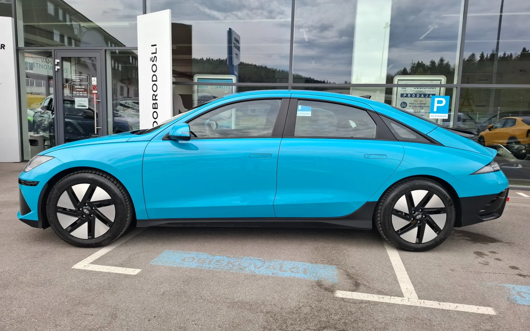 Zunanja slika - Hyundai Ioniq - 6 EV 53 kWh - 3.000€ SUBVENCIJE + BOGATA OPREMA - 4