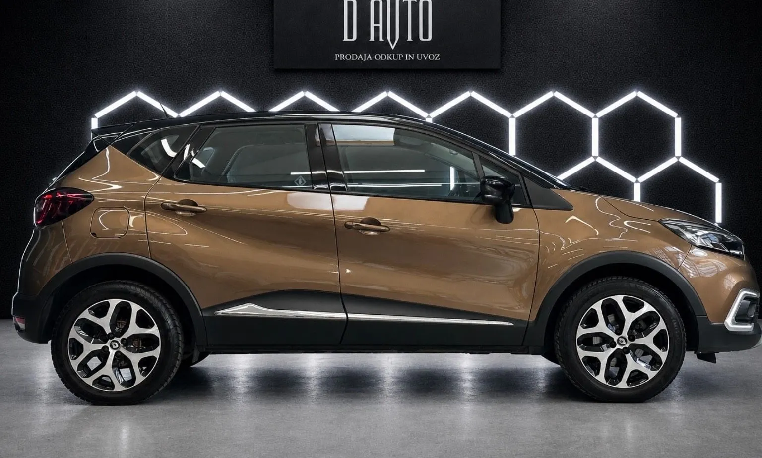 Zunanja slika - Renault Captur - TCe 120 Energy Intens SAMO 53000km-SLO POREKLO - 5