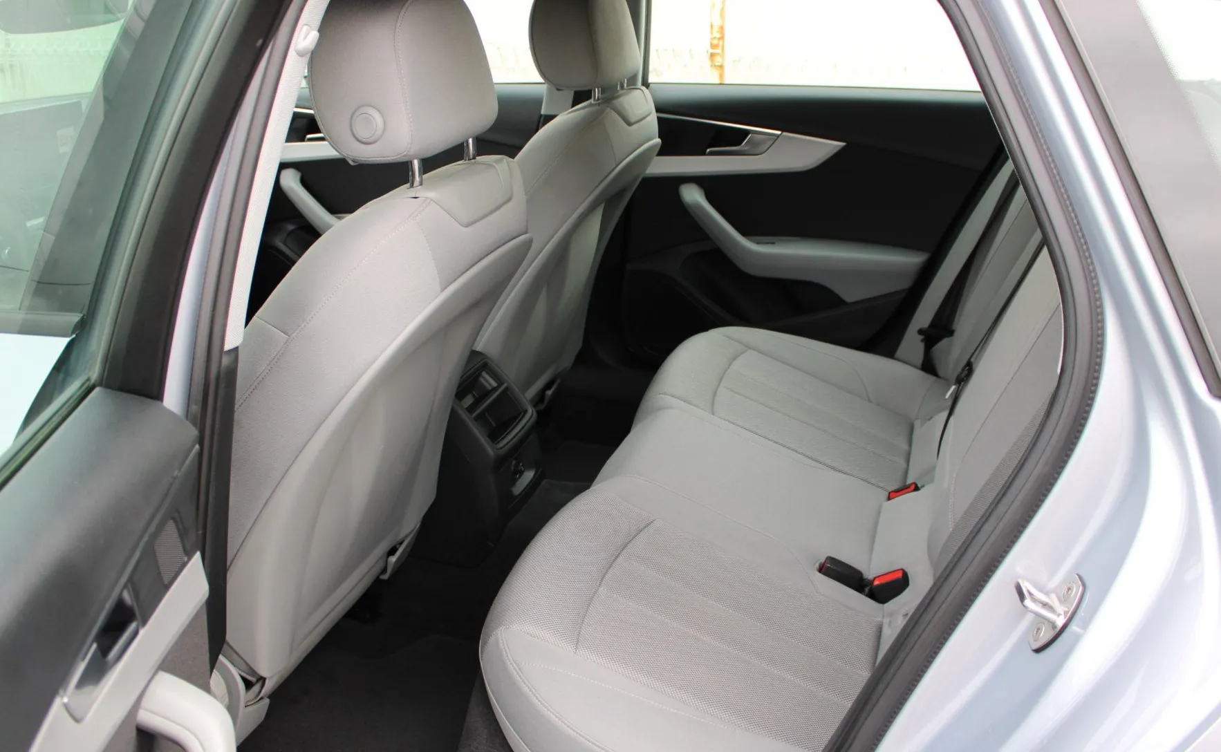 Zunanja slika - Audi A4 - Avant 35 TDI S tronic_LED_PDC_ALU - 13