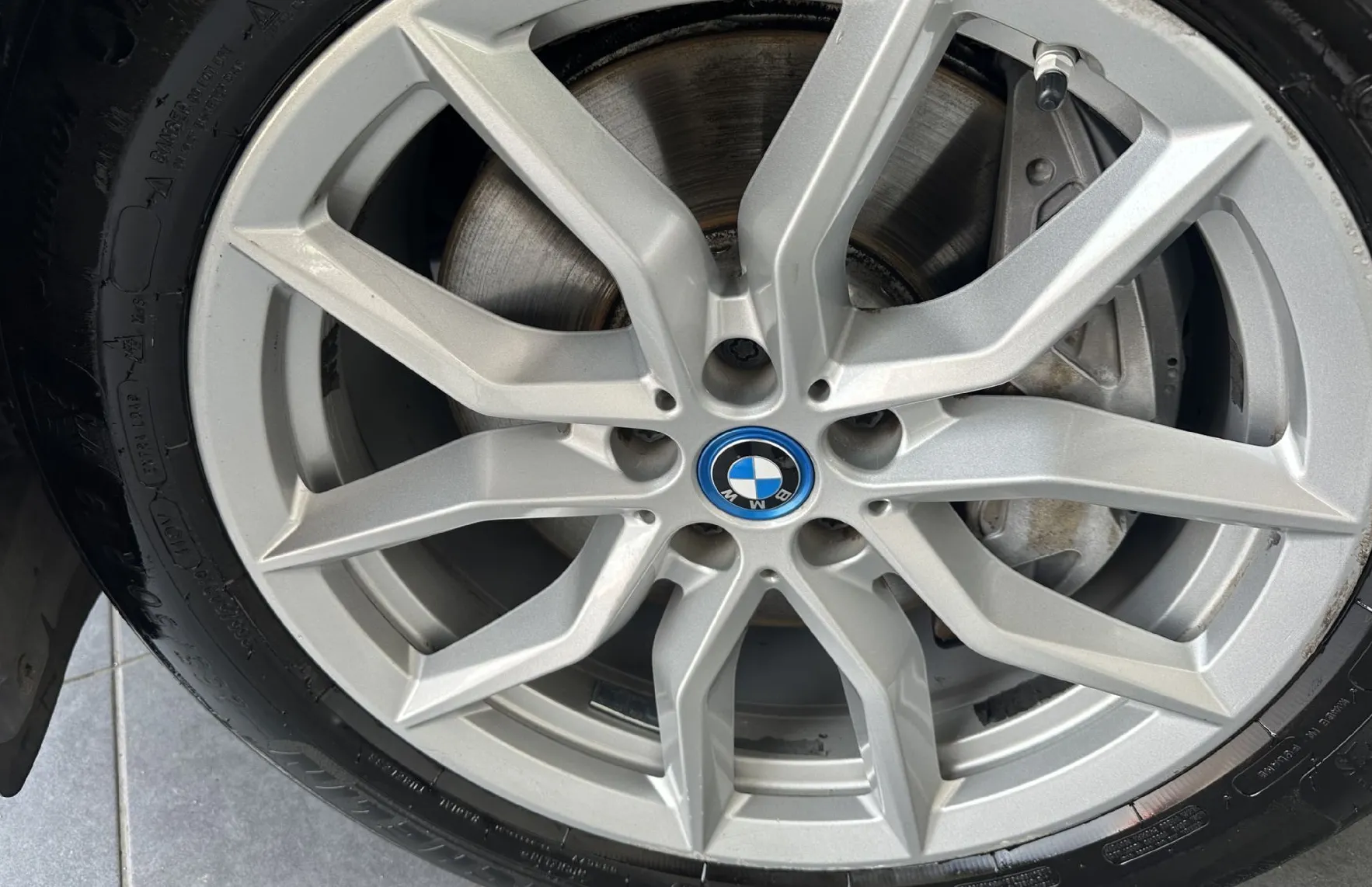 Zunanja slika - BMW X5 - serija :  xDrive45e Avt.KLJUKA.KAMERA.LED.USNJE.TOP - 3