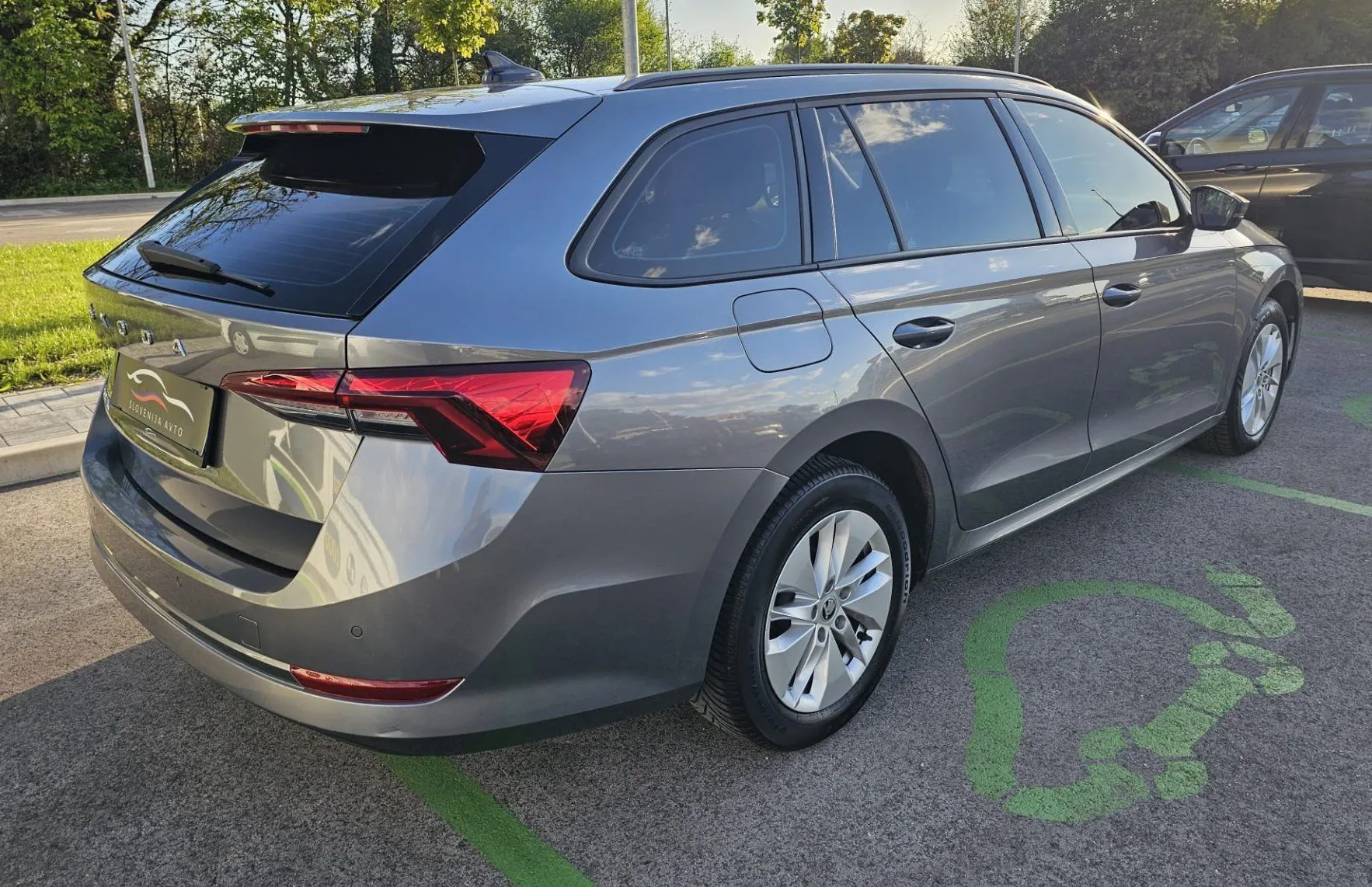 Zunanja slika - Škoda Octavia - 2.0 TDI  EXECUTIVE DSG|FuLED|alu|wirtual|Multifunk - 4