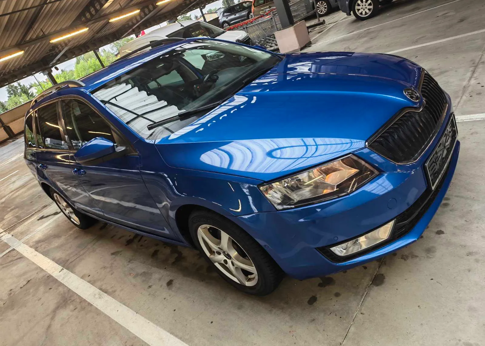Zunanja slika - Škoda Octavia - Combi 1.6 TDI - 4