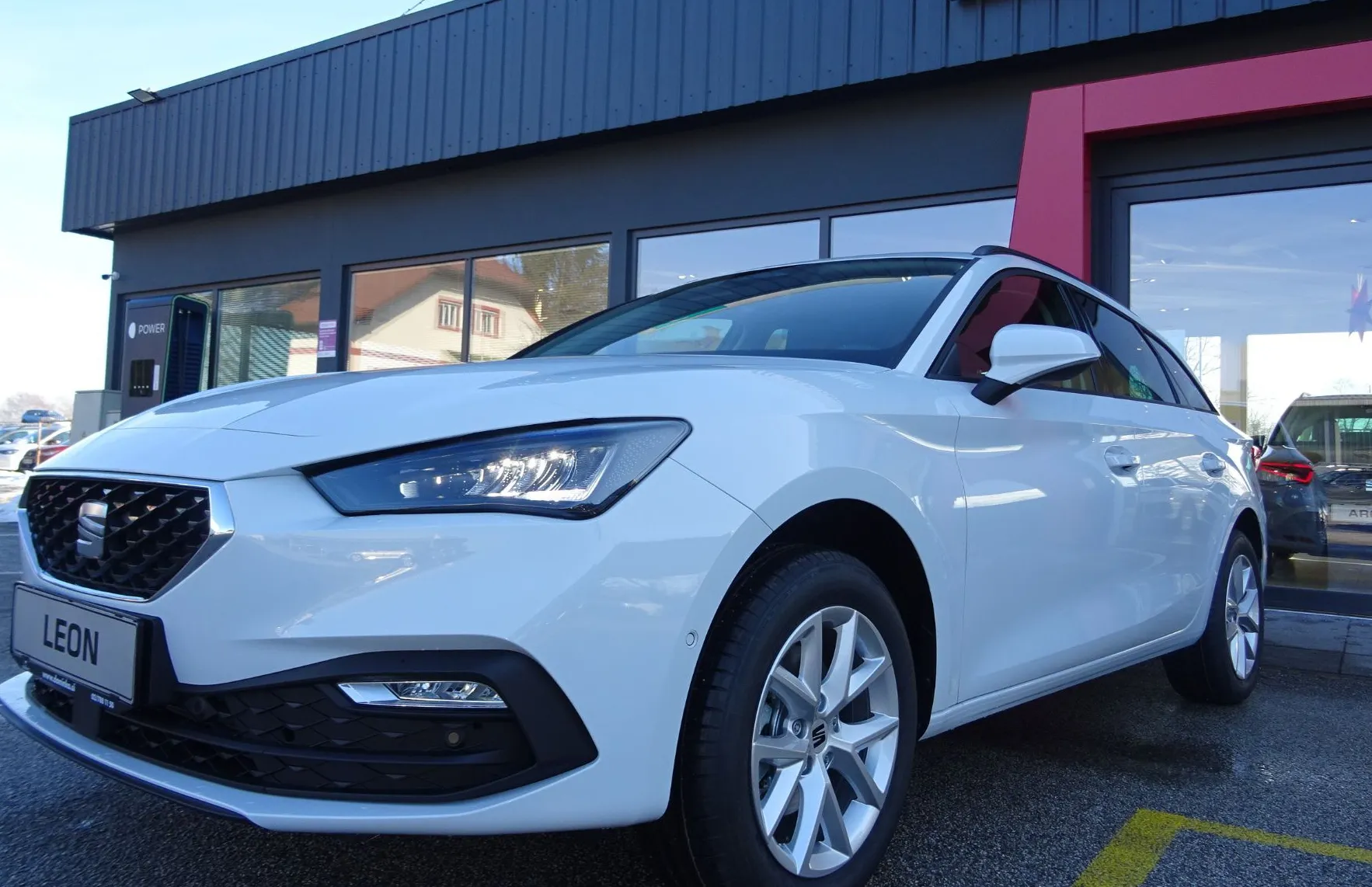 Zunanja slika - Seat Leon - 1.5 TSI 115KM STYLE EDITION ST - VL. KLJUKA - - 1