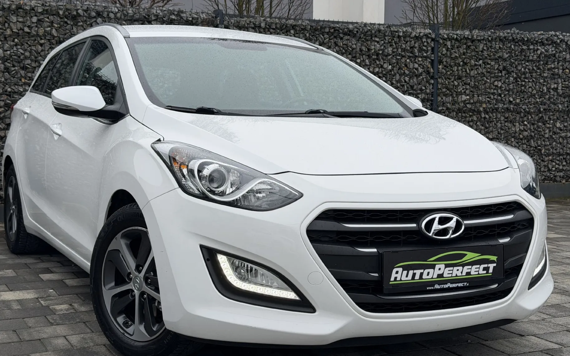 Zunanja slika - Hyundai i30 Wagon - 1.6 CRDI|GR.SED|2CON|TEMPOMAT - 1