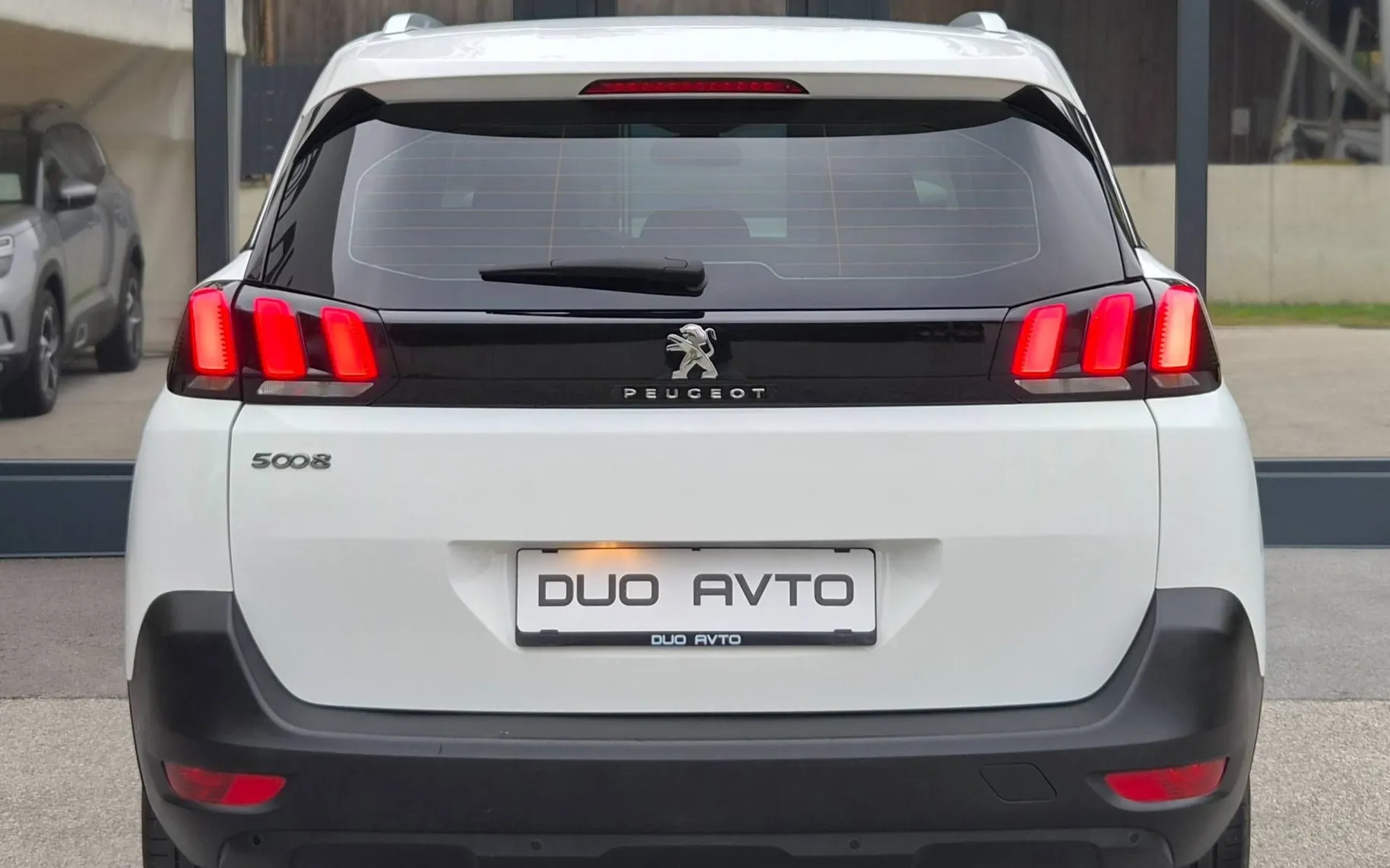 Notranja slika - Peugeot 5008 - 1.6HDI-AVT.-VIRTUAL-NAVI-LED-PDC-SLO-GRIP CONTROL - 11
