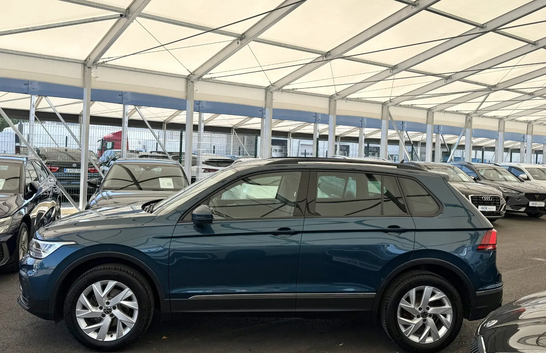 Zunanja slika - Volkswagen Tiguan - Life 2.0 TDI DSG 4MOTION - KAMERA - EASY OPEN - 3