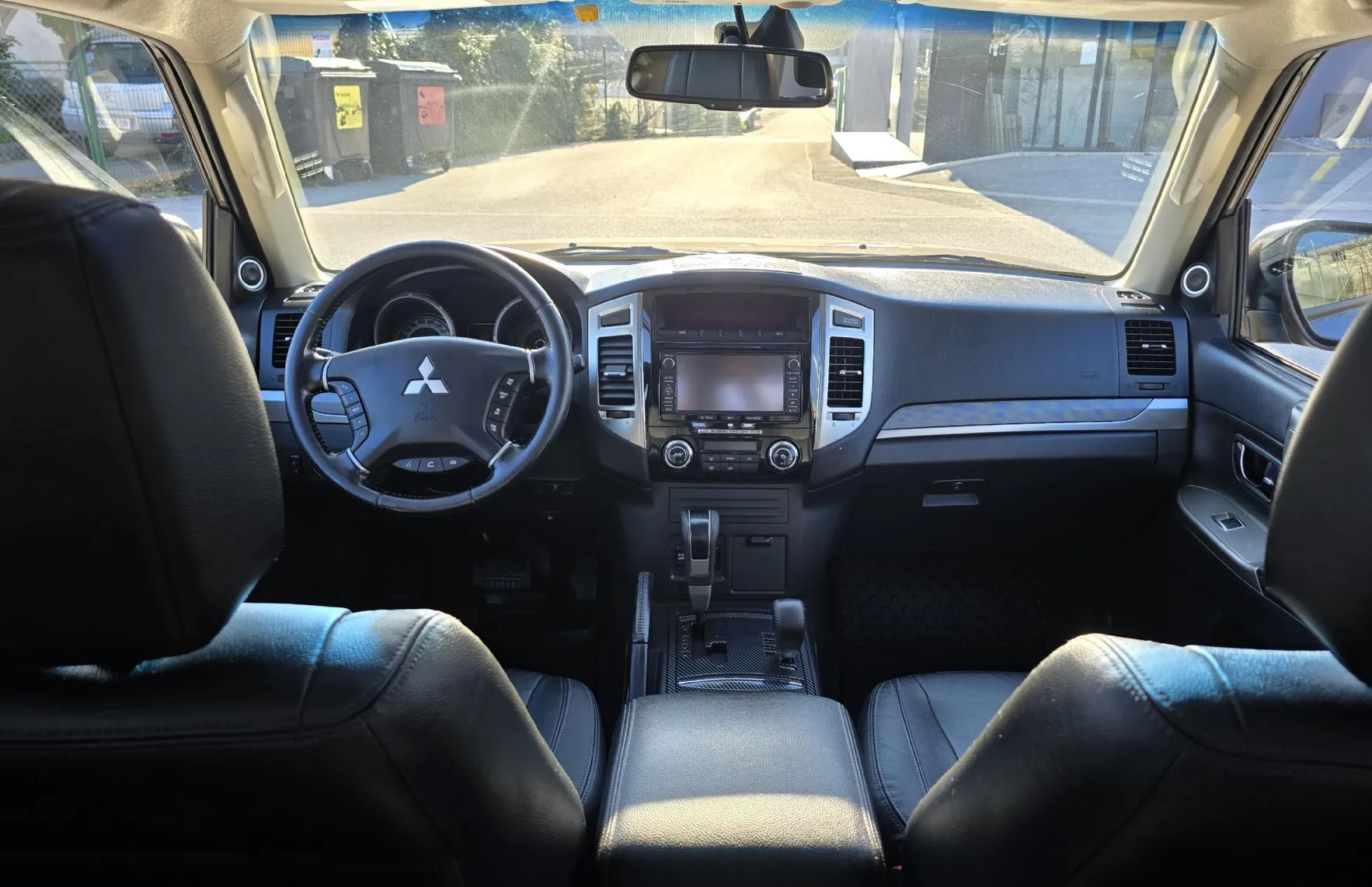 Zunanja slika - Mitsubishi Pajero - 3.2 DI-D A T 3 VRATA ODLIČEN - 13