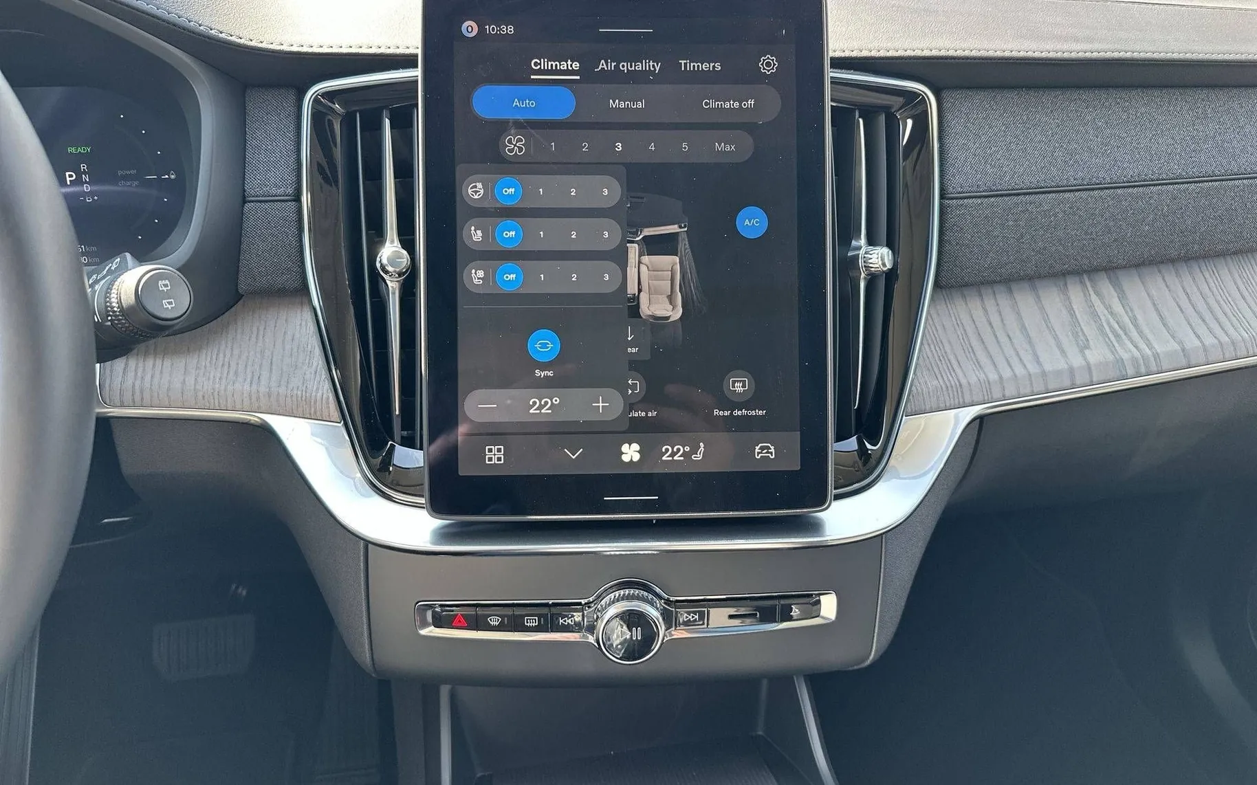 Notranja slika - Volvo XC90 - T8 AWD PLUG-IN HYBRID ULTRA DARK – 7 SEDEŽEV - 19