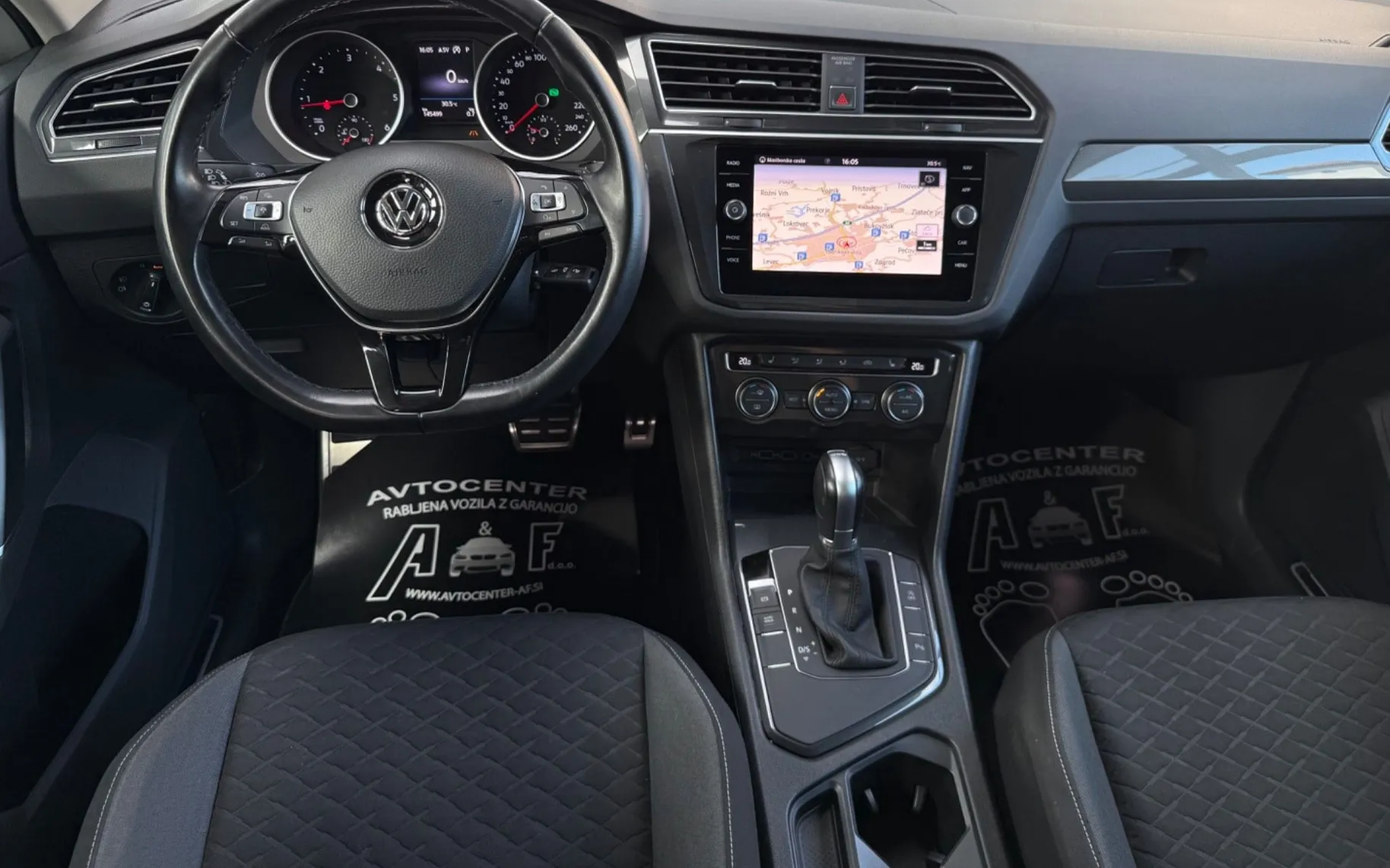 Notranja slika - VW Tiguan - 2.0 TDI-DSG-H LINE-145.000km-LIZING ZA TUJCE-ACC- - 10