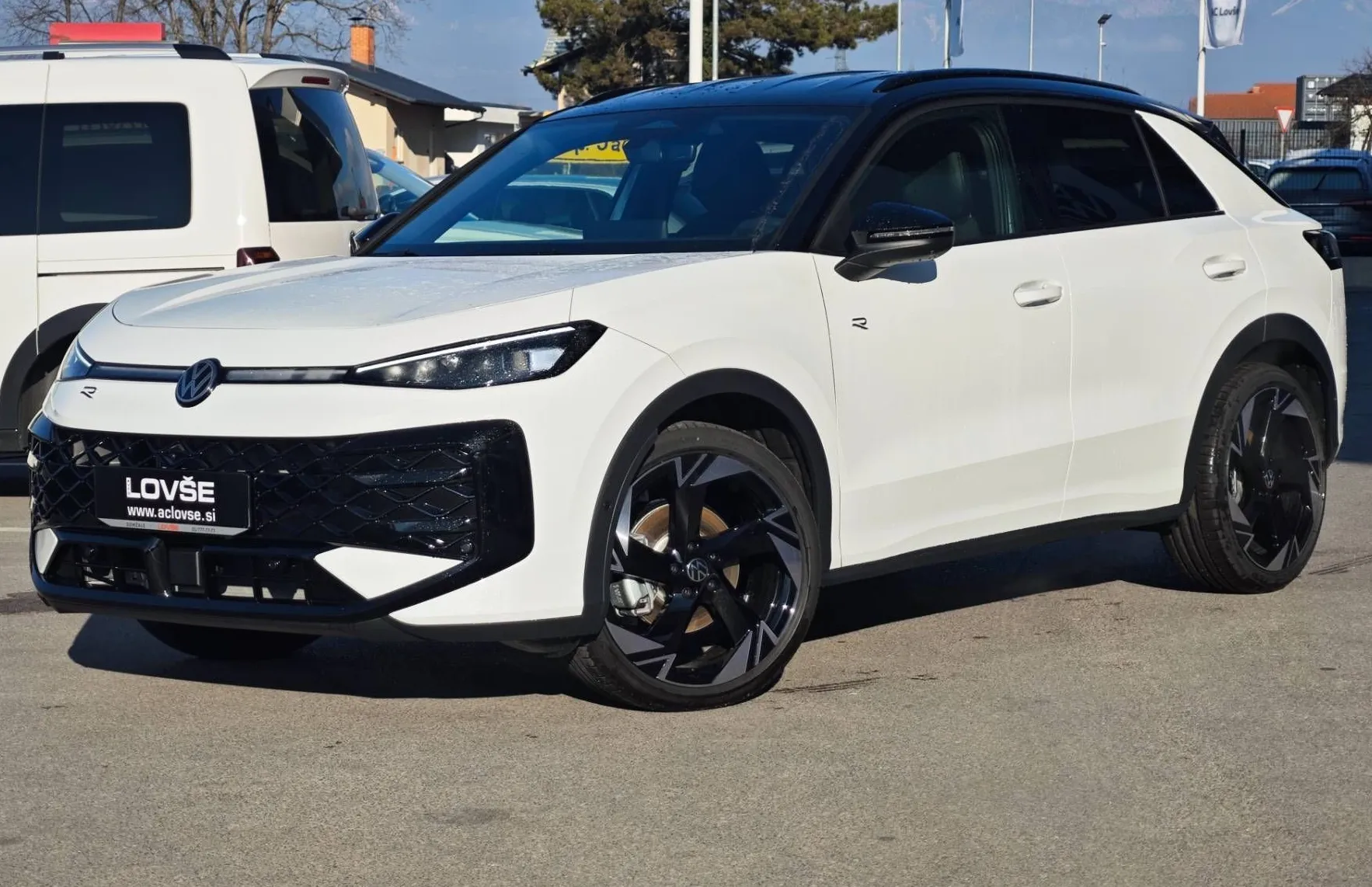 Zunanja slika - Volkswagen T-Roc - 1.5 TSI R-line 110  150  NOVI MODEL - 3