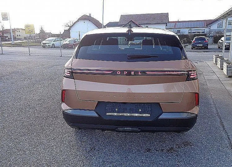 Zunanja slika - Opel Grandland - 1.2 145KM HYBRID - BOGATA OPREMA - 3