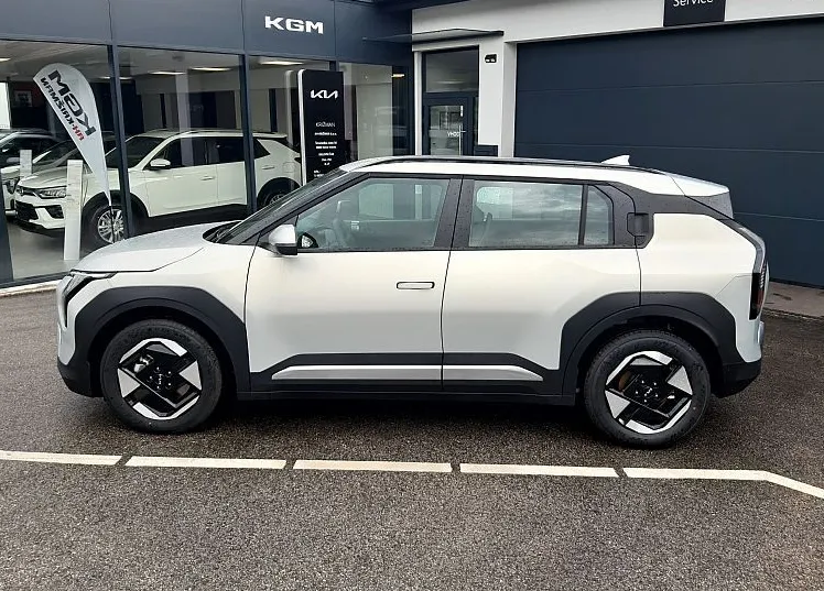 Zunanja slika - KIA EV3 - 58.3 kWh baterija. 150 kW  204 KM  Star - 5