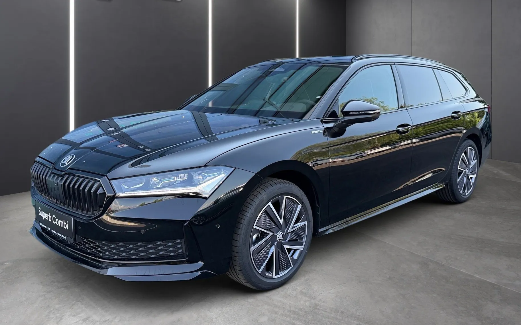 Zunanja slika - Škoda Superb - Combi 1.5 TSI mHEV Sportline DSG - 1