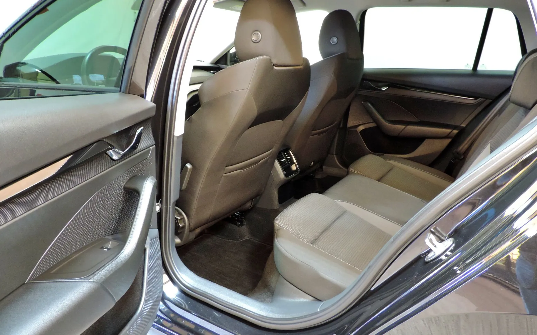 Zunanja slika - Škoda Octavia - Combi 2.0 TDI Ambition DSG  ACC-LED-KAMERA - 12
