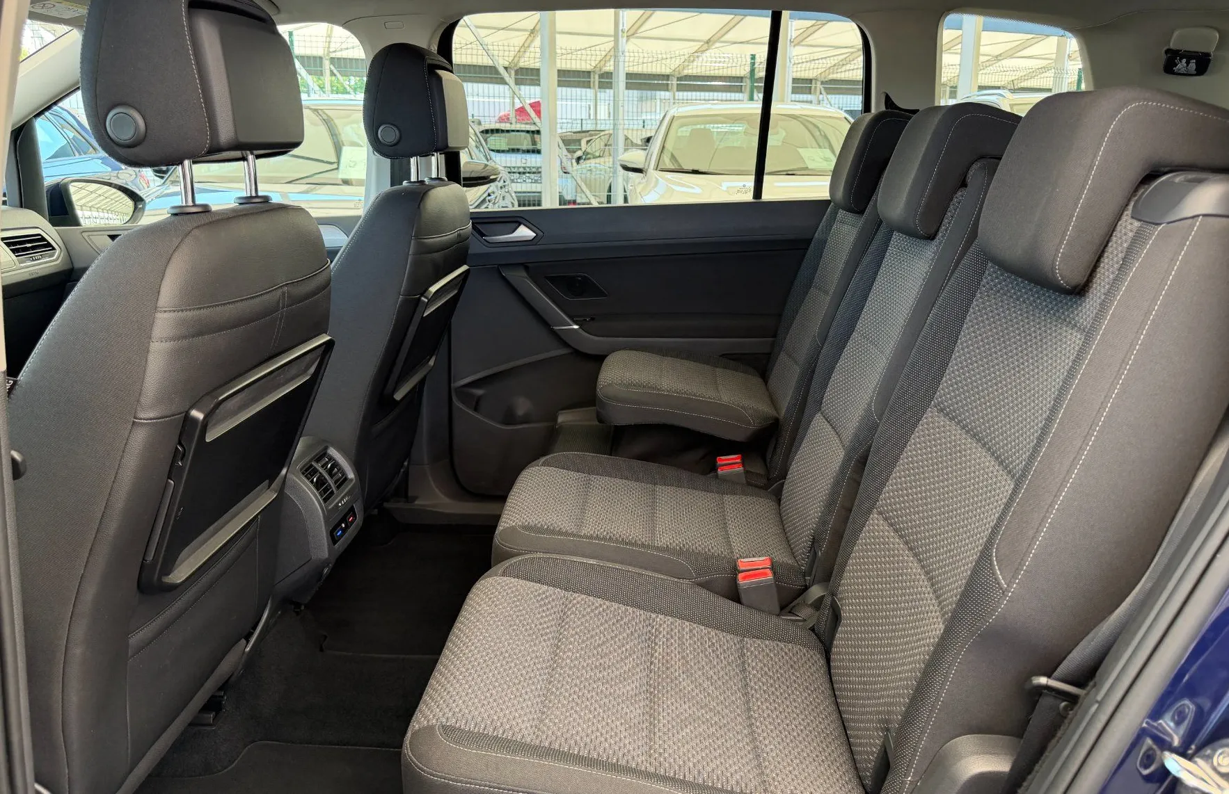 Zunanja slika - Volkswagen Touran - 1.6 TDI Comfortline DSG - KAMERA - LED - 7 SEDEŽEV - 9