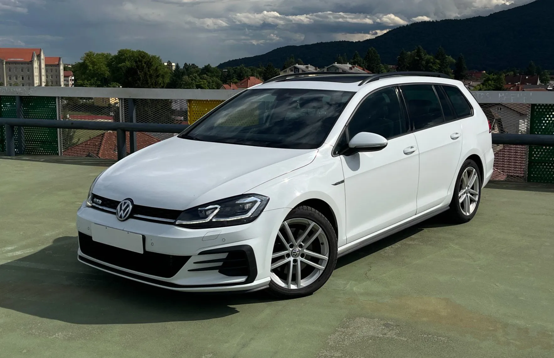 Zunanja slika - Volkswagen Golf - Variant 2.0 GTD BMT DSG LED. NAVI.2XPDC.OGR. SEDEŽ - 1