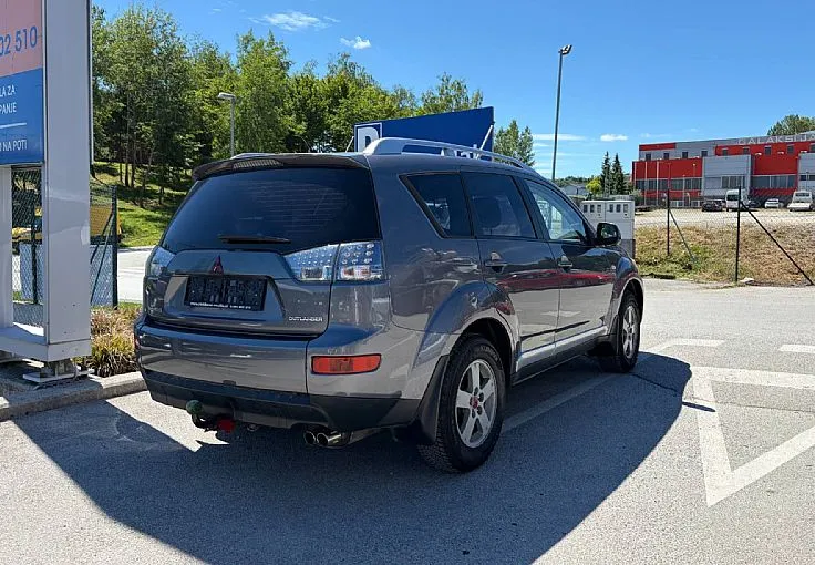 Zunanja slika - Mitsubishi Outlander - 2.0 DID Intense 4WD ZELO LEP - 6