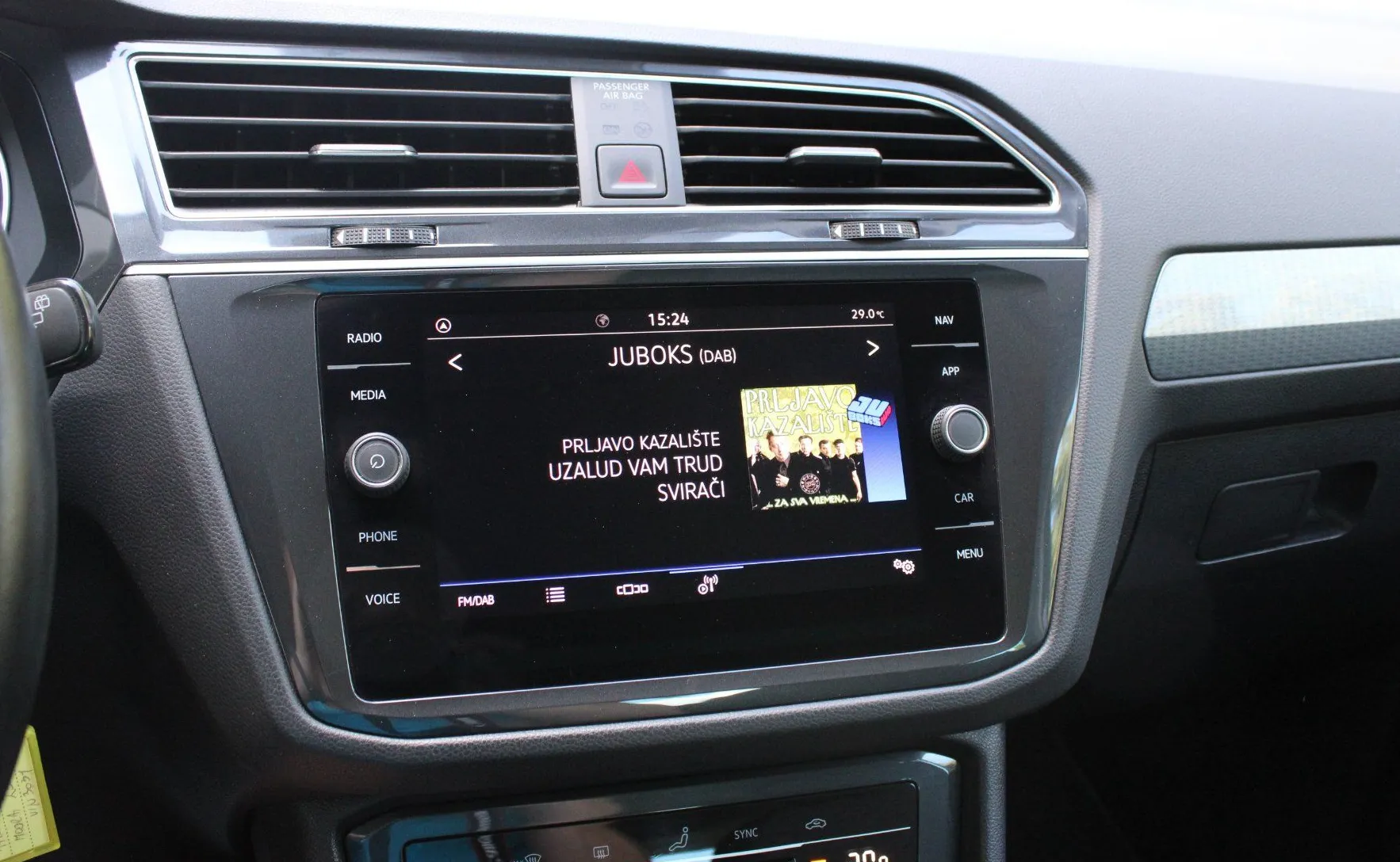Zunanja slika - VW Tiguan - 2.0 TDI BMT Life DSG ALU LED PDC NOVI MODEL - 18