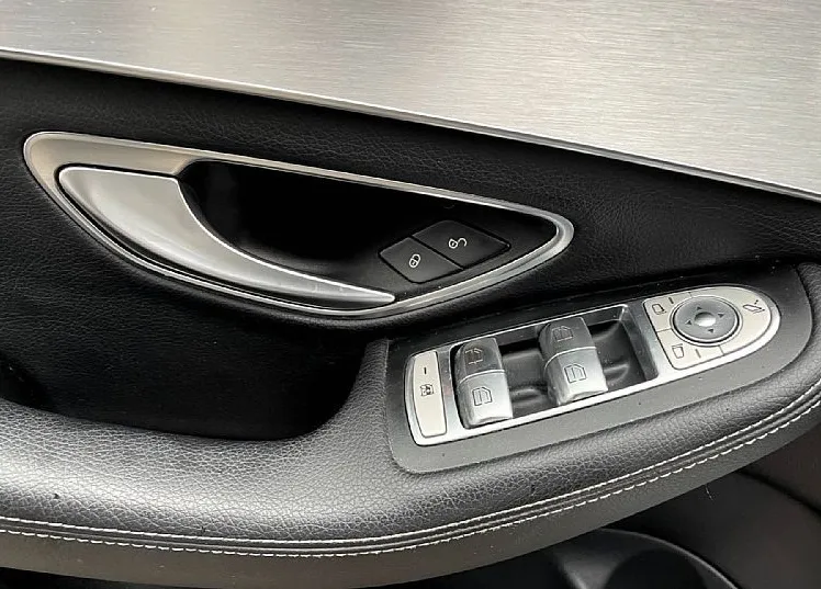 Zunanja slika - Mercedes-Benz C-Razred - 220 d AMG LINE-FULL LED-54.000 KM... - 13