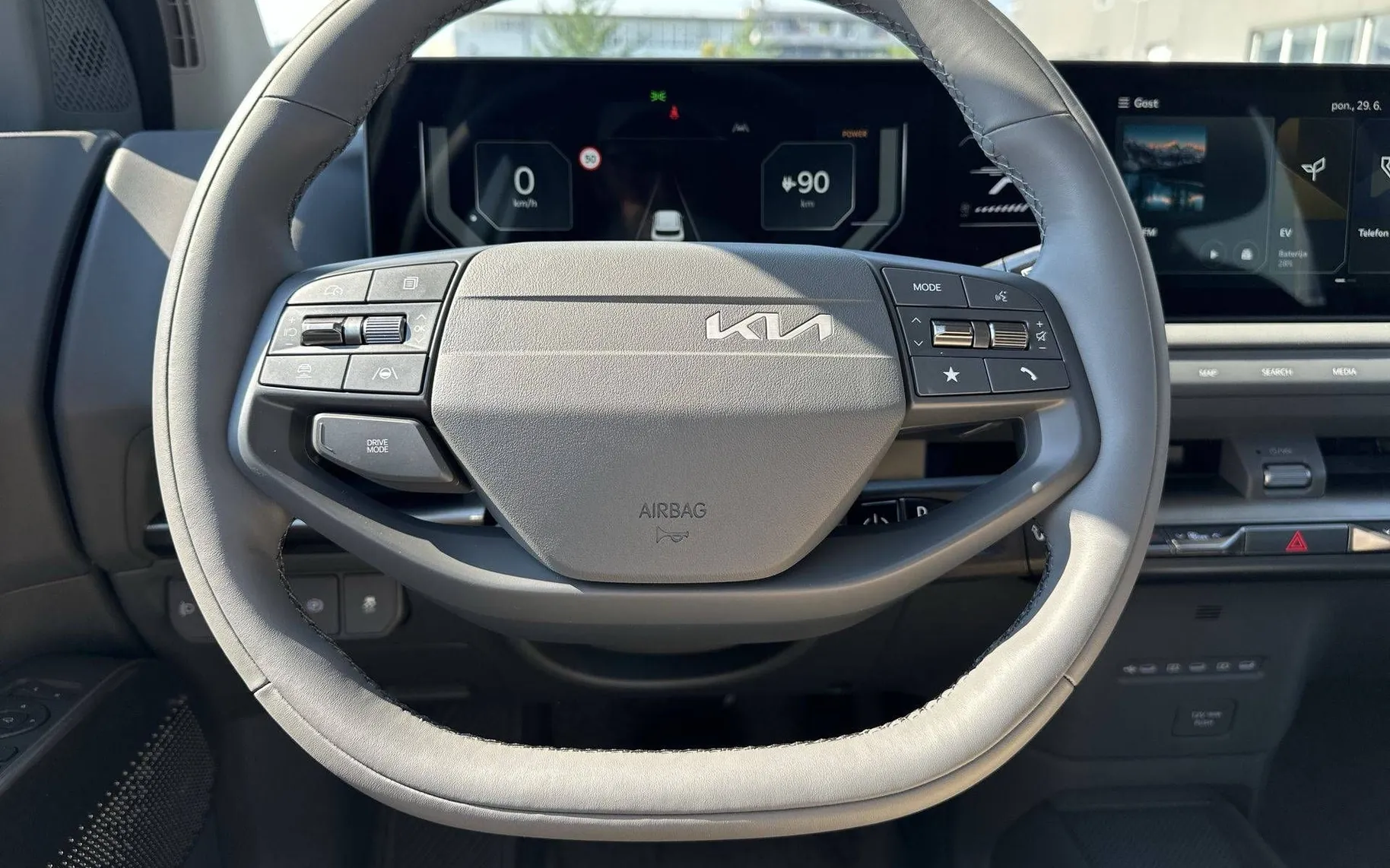 Notranja slika - KIA EV2 - 42.2 kWh Air - 14