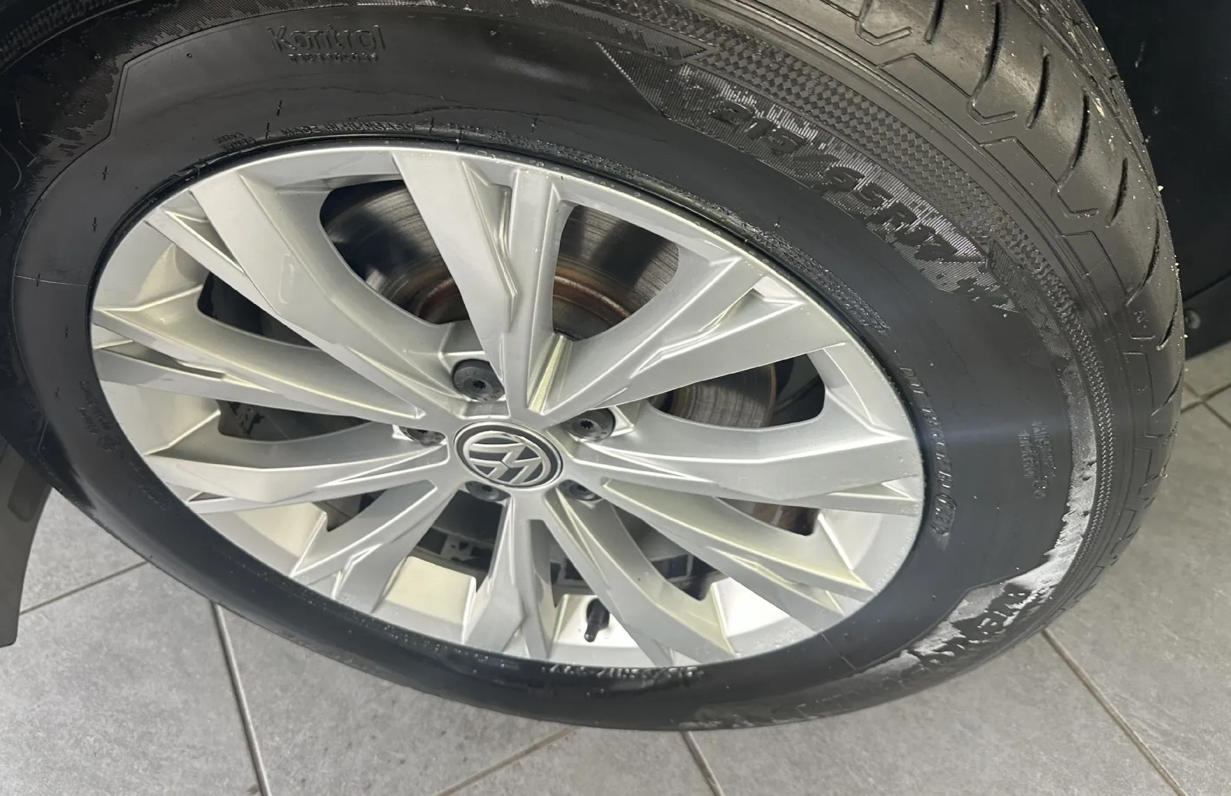 Zunanja slika - Volkswagen Tiguan - 2.0 TDI Comfort DSG.110kW.NAVI.ALU.PDC.DIZEL - 4
