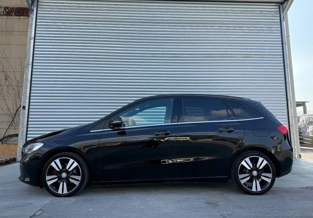 Zunanja slika - Mercedes-Benz B-Razred - 180 d SPORT AVT.-F1 KAMERA-USNJE-ALU 19 - 1