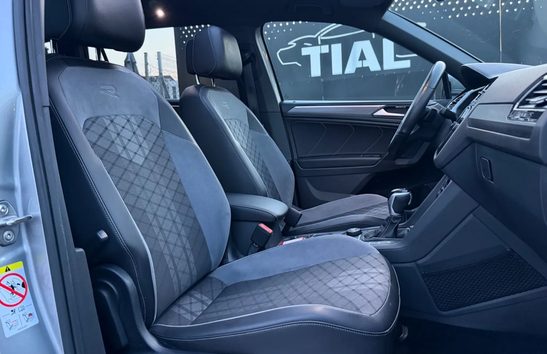 Zunanja slika - Volkswagen Tiguan Allspace - 4motion-2.0 TDI-R-Line-DSG-PANO-MRTVI KOTI-VIRTUA - 14