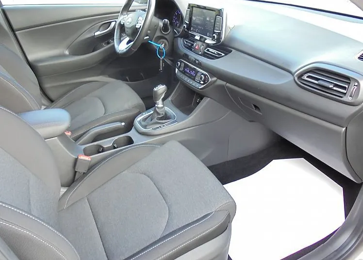 Zunanja slika - Hyundai i30 - 1.5 T-GDI 140 MHEV STYLE°1.LASTNIK°SLO° - 10